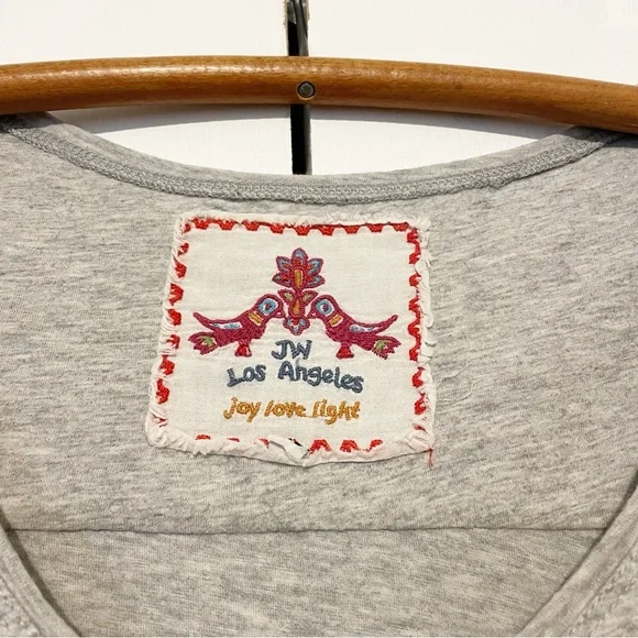 Johnny Was Embroidered Short Sleeve T-Shirt Size XS Gray Scoop Neck Floral Tee - Picture 2 of 11